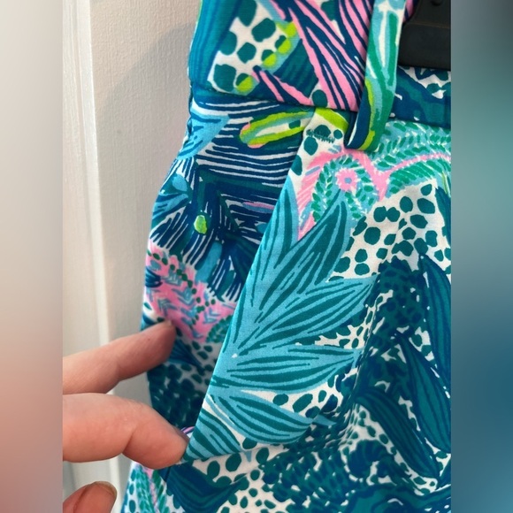 LILLY PULITZER GRETCHEN HIGH RISE SHORT
BOTANICAL GREEN HOLIDAY IN THE SUN NWT - Picture 5 of 16